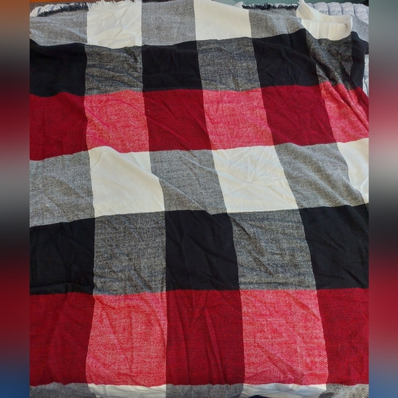 Square Plaid scarf/shawl - Picture 1 of 4